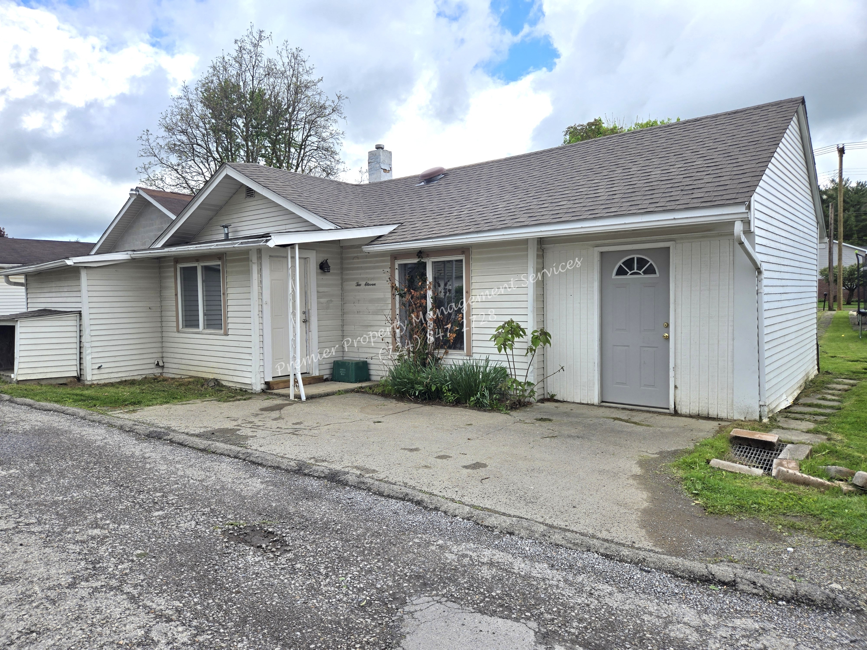 211 Line Ave